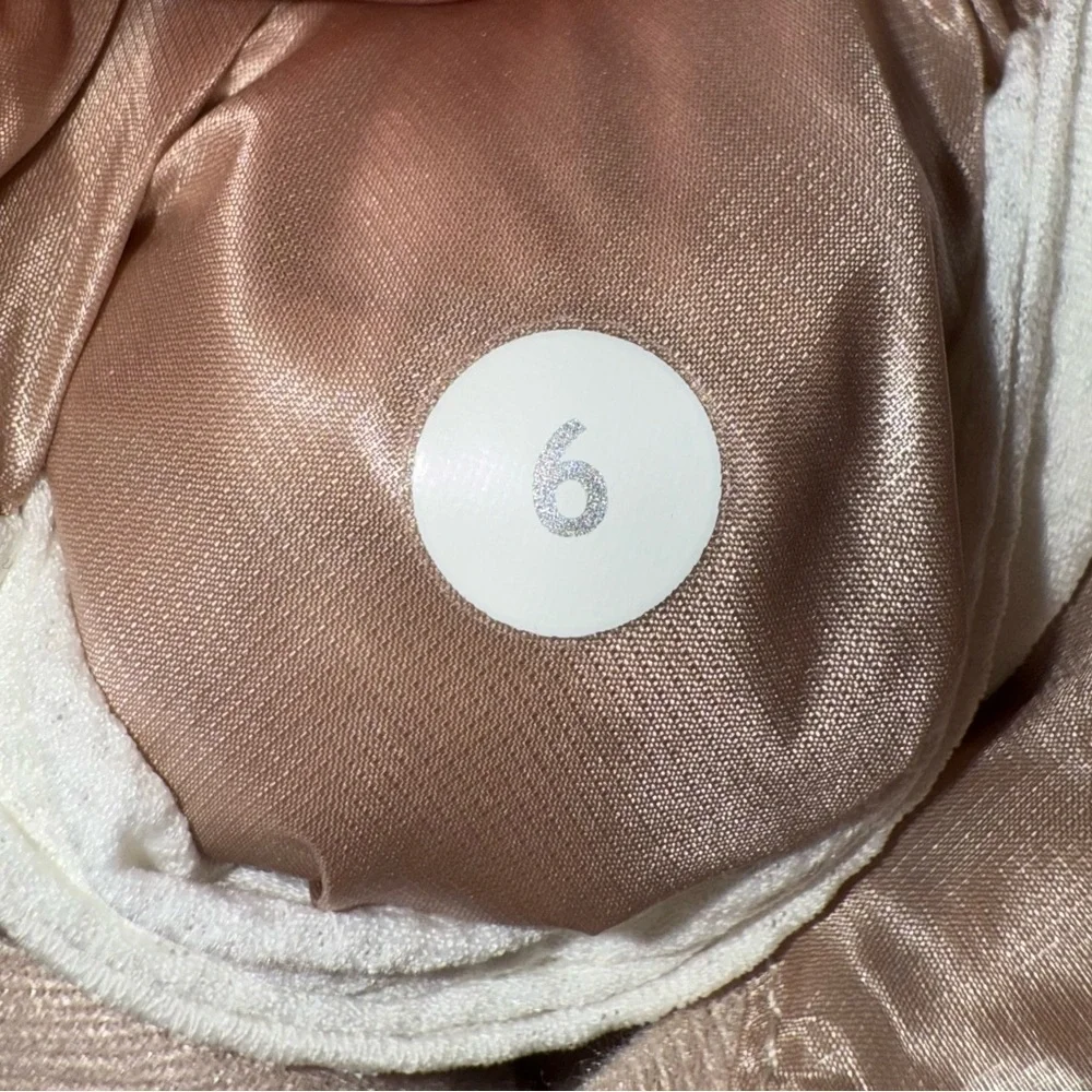 2013 Lululemon Fluffin’ Awesome Vest Rose Gold Size 6 Ultra Rare Goose Down Vest